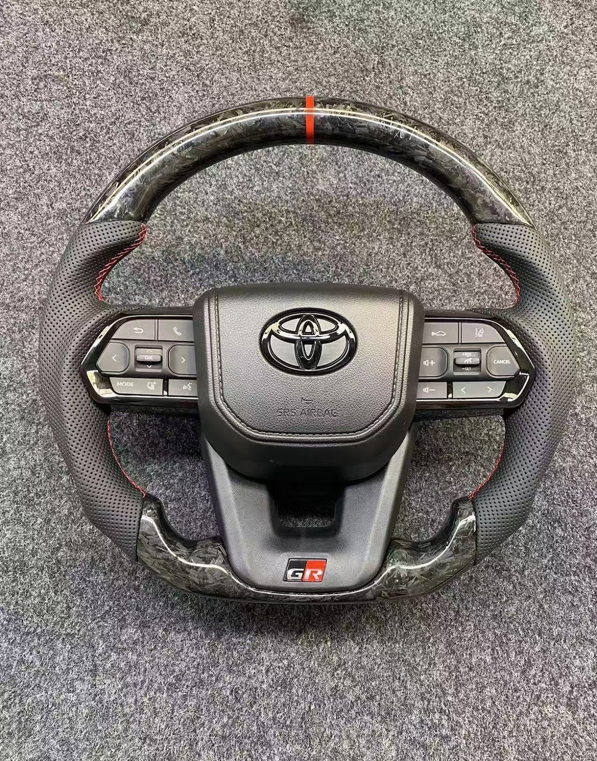 Toyota Alphard, Crown, Hilux — Forged Carbon Steering Wheel